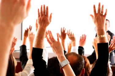i3_recruitment_raising_hands_small